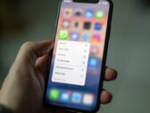 WhatsApp ist endlich kein Grund mehr, nicht von iOS auf Android umzusteigen. (Bild: Dimitri Karastelev)
