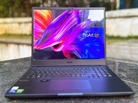 Asus ProArt StudioBook 16 im Test