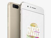 Das OnePlus 5 gibt es jetzt auch in einer limitierten goldenen Farboption.