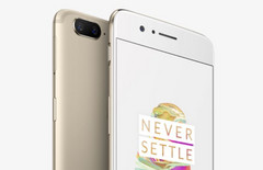 Das OnePlus 5 gibt es jetzt auch in einer limitierten goldenen Farboption.
