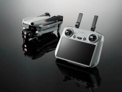 Die DJI Air 3 wird optional im Bundle mit dem DJI RC-2 Controller angeboten. (Bild: Roland Quandt / WinFuture)