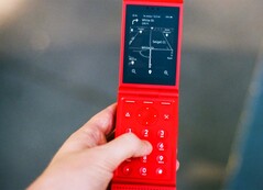 Das Light Flip setzt auf eine minimalistische, textbasierte Benutzeroberfläche.