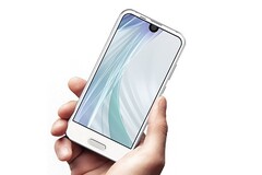 Der kompakte Bruder des Sharp Aquos S2: Das Aquos R Compact in Japan.