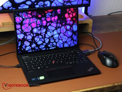 Lenovo verkauft das ThinkPad X13 2-in-1 Gen 5 momentan zum deutlich reduzierten Deal-Preis von unter 1.000 Euro
