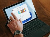 Die Taskleiste von Windows 11 erhält einige Optimierungen für kleinere Touchscreens. (Bild: Microsoft)