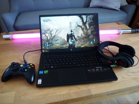 Test Acer Nitro V 15 ANV15-51 Laptop: Budget-Gamer mit RTX 4050