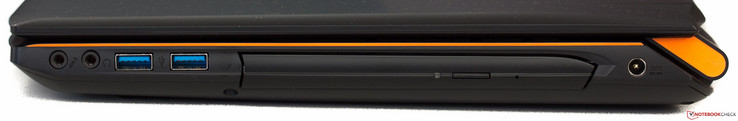 rechte Seite: Audio in (Mikro), Audio out (Kopfhörer), 2x USB 3.0, DVD-Brenner, Strom