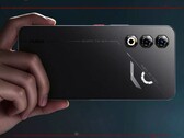 Das Nubia Neo 5 Pro setzt auf ein relativ schlichtes Design für Gaming-Smartphone-Verhältnisse.