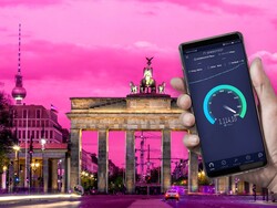 Am Brandenburger Tor kann man jetzt auch mit 5G im Internet surfen (Bild: Telekom)