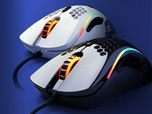 Glorious Model D: Rechtshänder-Variante der Gaming-Maus mit Wabengitter.