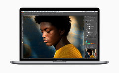 Das neue 13 Zoll MacBook Pro bietet die vollen 40 Gbit/s bei allen vier Ports. (Bild: Apple)