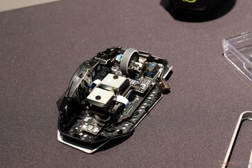 Das Gewicht lässt sich justieren, die Switches tauschen