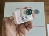 Die Insta360 Go Ultra Hello Kitty Limited Edition Action-Kamera bietet eine Akkulaufzeit von bis zu 200 Minuten