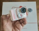 Die Insta360 Go Ultra Hello Kitty Limited Edition Action-Kamera bietet eine Akkulaufzeit von bis zu 200 Minuten