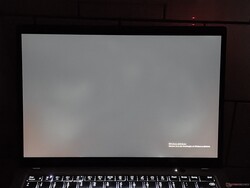 Geringfügiges Backlight-Bleeding (hier verstärkt daegestellt)