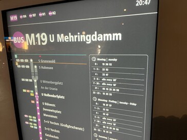 M19: Hier spart die BVG viel Platz auf dem Display.