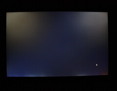 Backlight Bleeding auf Schwarz: erhöhte Belichtungszeit zur Darstellung 1/5 Sekunde