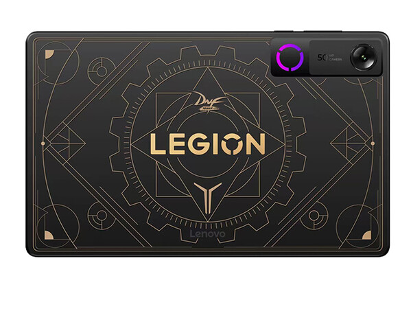 Das Legion Y700 Gen 5 Warrior Edition hat ein individuelles Design auf der Rückseite.