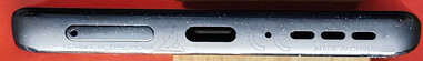 Unten: SIM-Slot, USB-C-Port, Mikrofon, Lautsprecher