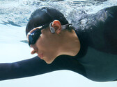 Die Shokz OpenSwim Pro sind neue wasserdichte Open-Ear-Kopfhörer. (Bild: Shokz)