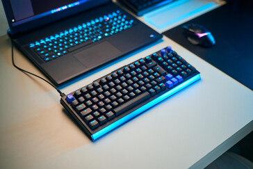 Die G512 X gibt es im kompakten 75% Layout ... 