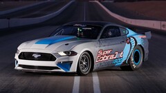Designtechnisch basiert der elektrische Ford Mustang Super Cobra Jet 1800 auf der alten Generation des Muscle-Cars (Bild: Ford)