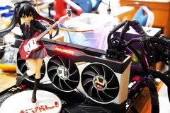 Trotz handelsüblicher Kühlung konnte die Radeon RX 6800 XT eine LN2-gekühlte Nvidia GeForce RTX 3090 übertreffen. (Bild: Lucky_Noob)