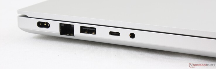 Links: Netzanschluss, Gigabit RJ-45, USB 3.1 Gen. 1 Typ-A, USB 3.2 Gen. 2 Typ-C, kombinierter 3,5-mm-Audioanschluss