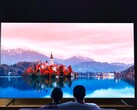 Der Redmi Smart TV Max ist mit 98 Zoll geradezu riesig und dabei deutlich günstiger als seine direkten Konkurrenten. (Bild: Xiaomi)