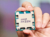 AMDs Ryzen-7000-Serie: Zen 4 in neuem AM5-Sockel, 5 nm bei 5 GHz auf 16 Kernen und 64 MB vertikaler L3-Cache (Bild: AMD)