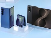 Zubehörprodukte und Dummy-Modelle liefern einen direkten Größenvergleich aller drei Samsung Galaxy Z Foldables in 2026.