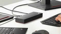 Das Lenovo ThinkPad Universal Thunderbolt 4 Dock bietet diverse Ports und 100 Watt USB-C Power Delivery. (Bild: Lenovo)