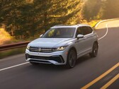 Einige VW-Fans dürfte es freuen, dass der Elektro-Tiguan das bisheriges Design des Kompakt-SUVs weitestgehend behalten soll (Bild: Volkswagen)