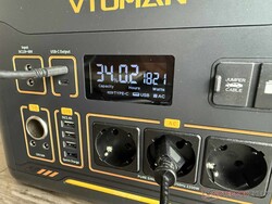 Das Display der Jump 2200 zeigt alle wesentlichen Informationen an.