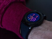 Qualcomm verspricht, dass seine Smartwatch-Chips der letzten Jahre Googles neues Betriebssystem unterstützen. (Bild: Artur Łuczka)