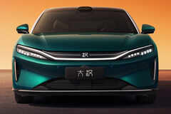 1.008 km Reichweite, 775 PS und 9-Minuten-Laden: BYD startet in China den Vorverkauf für die neue Luxus-Elektro-Limousine Da Han EV zu Preisen ab umgerechnet rund 31.500 Euro.