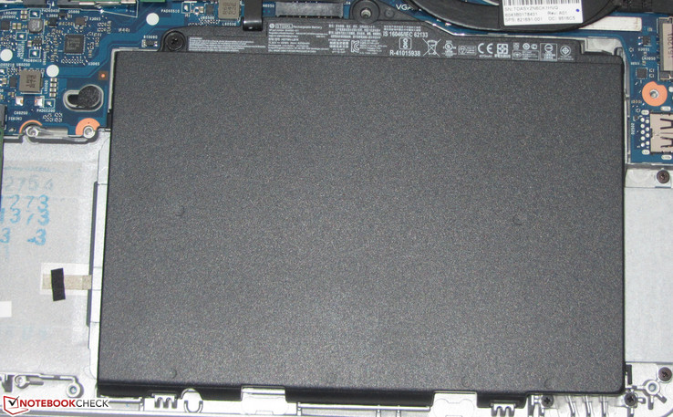 Der Akku verfügt über eine Kapazität von 49 Wh.