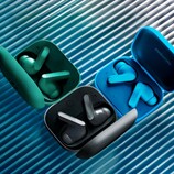 Die Moto Buds Bass werden in drei Pantone-Farben angeboten. (Bildquelle: Motorola)