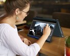 Das ThinkBook 14s Yoga kann auch per Stift bedient werden (Bild: Lenovo, zugeschnitten)