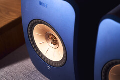 Die KEF LSX II setzen auf die KEF-typischen Koaxial-Treiber und ein schickes Gehäuse in einer Farbe nach Wahl. (Bild: Notebookcheck)