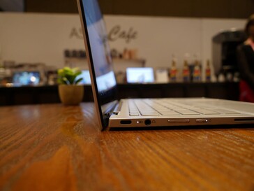 ChromeBook Flip C436
