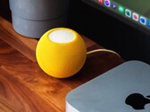 Der Apple HomePod mini erhält eine Reihe praktischer Features durch das jüngste Software-Update. (Bild: Matúš Gocman)