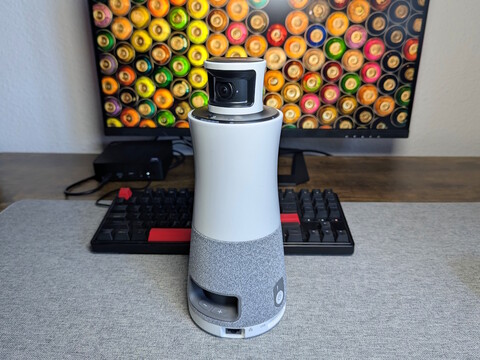 Ricoh Meeting 360 vor Tastatur und Monitor