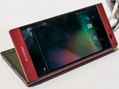 Dual-Screen-Smartphone NEC Medias W N-05E im Hands-on und Video