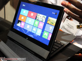 Lenovo stellt 11,6"-Ultrabooks IdeaPad Yoga 11S und ThinkPad Helix vor