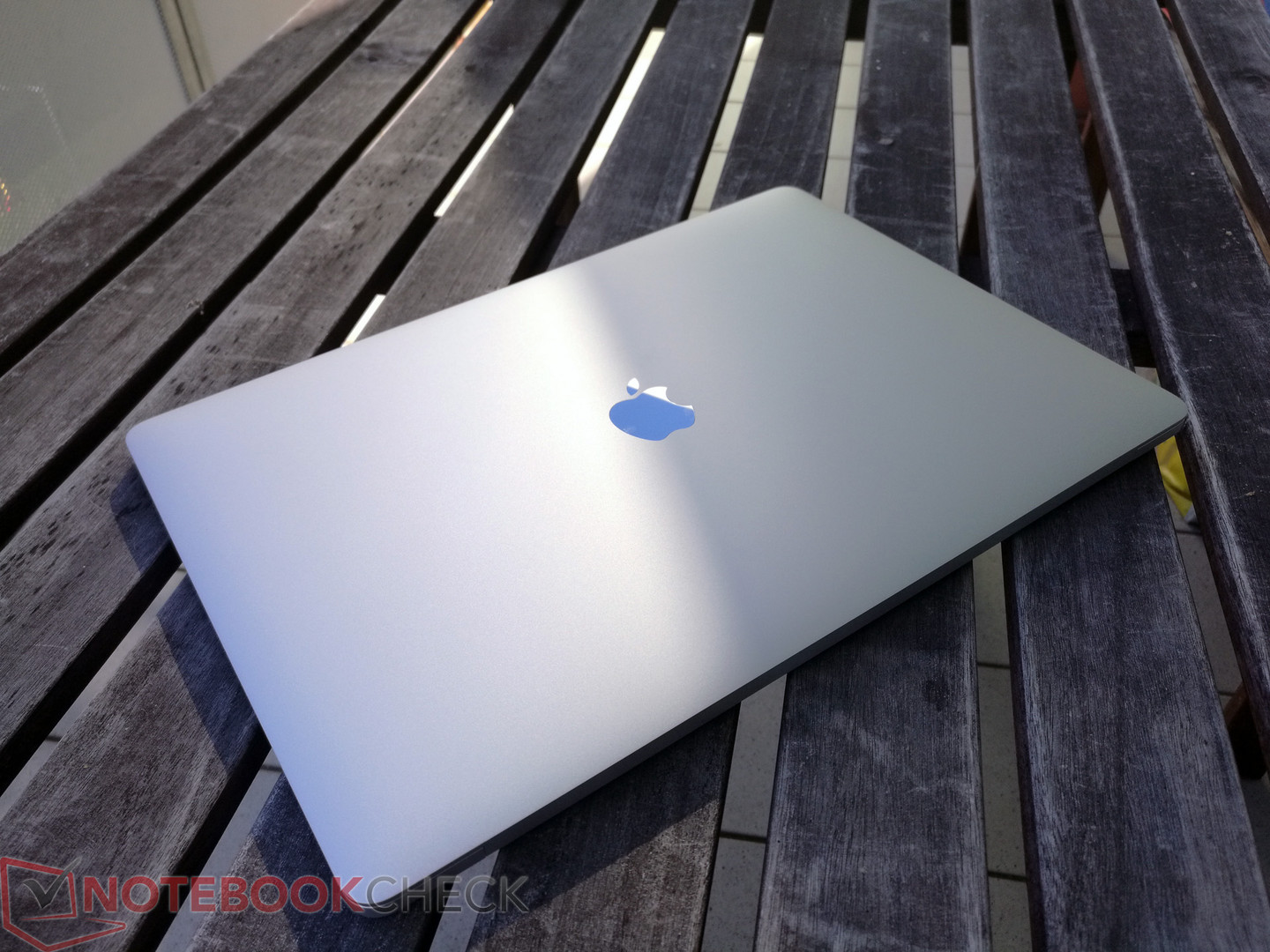 Apple MacBook Pro 15 2018 (2.9 GHz, 560X)